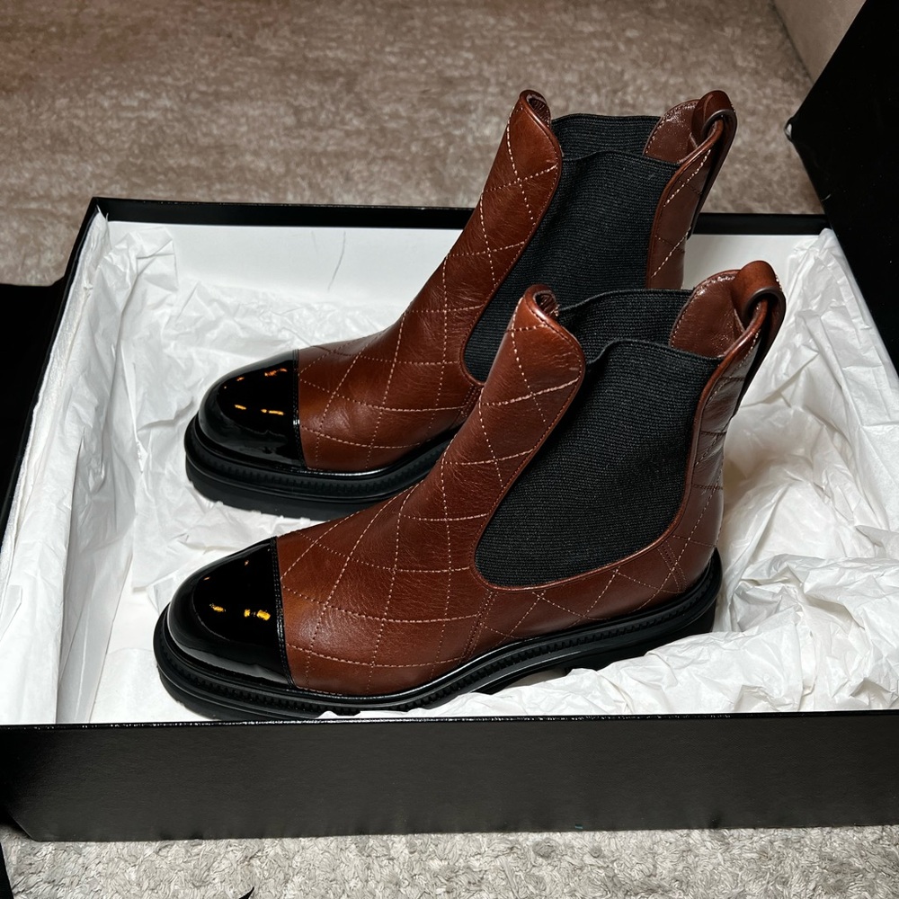 Chanel Calfskin Patent Cap Toe Quilted Short Boots 38.5 Brown/Black - Picture 3 of 16